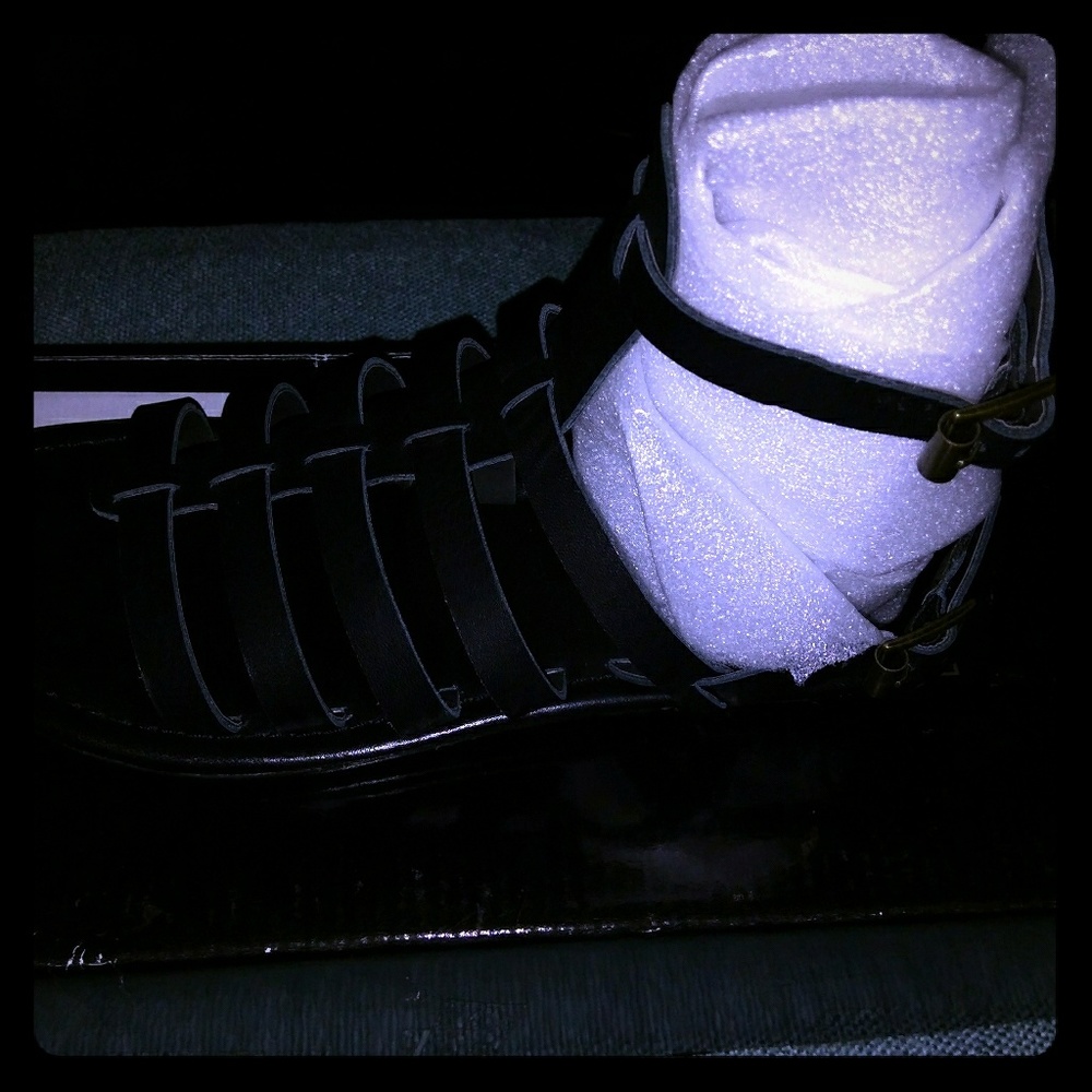 Colin Stuart black sandals